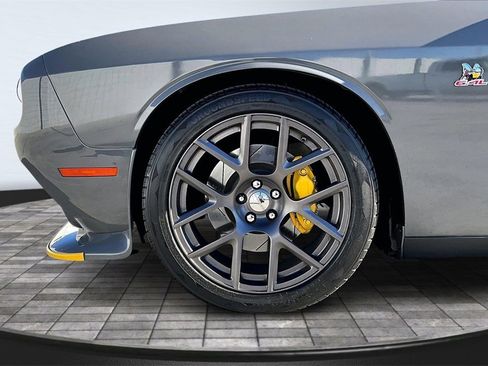 Used 2016 Dodge Challenger R/T Scat Pack w/ Leather Interior Group image 10