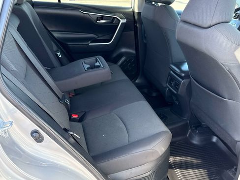 Used 2024 Toyota RAV4 XLE AWD/4WD image 16