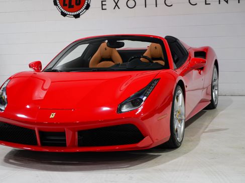 Used 2017 Ferrari 488 Spider RWD image 32