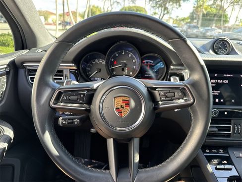 Used 2023 Porsche Macan Turbo image 49