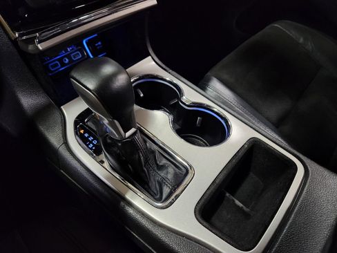 Used 2019 Jeep Grand Cherokee Altitude image 38