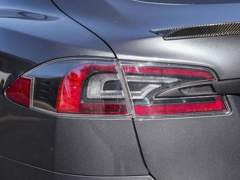 Used 2018 Tesla Model S 75D image 10