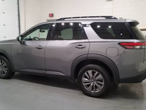 Used 2024 Nissan Pathfinder SV AWD/4WD image 4