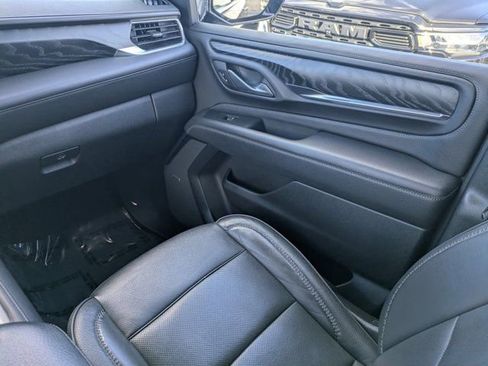 Used 2024 GMC Yukon XL Denali image 15