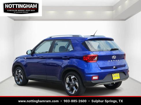 Used 2025 Hyundai Venue SEL image 6