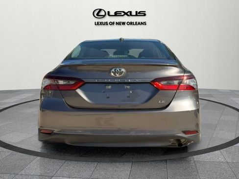 Used 2022 Toyota Camry LE image 6