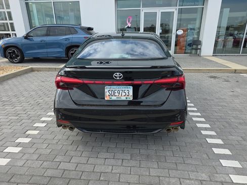 Used 2019 Toyota Avalon Touring image 7