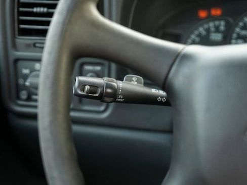 Used 2002 Chevrolet Silverado 1500 2WD Regular Cab image 16