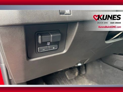 Used 2024 GMC Canyon Elevation w/ Convenience Package image 11