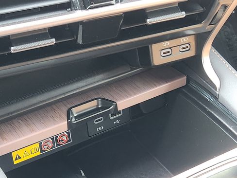 Used 2025 Lexus RX 350h image 29