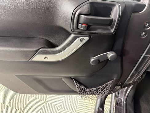 Used 2014 Jeep Wrangler Unlimited Sport w/ Connectivity Group AWD/4WD image 11