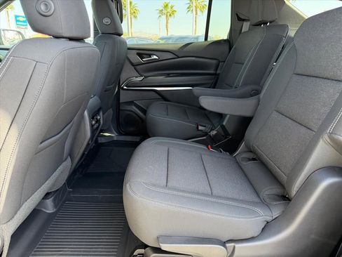 New 2026 Chevrolet Traverse LT FWD image 6
