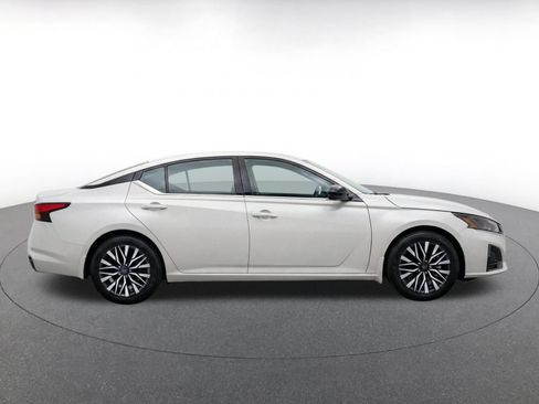 Used 2026 Nissan Altima 2.5 SV FWD image 10