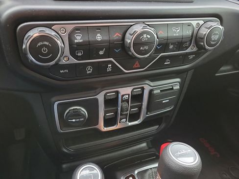 Used 2020 Jeep Gladiator Overland w/ LED Lighting Group image 16