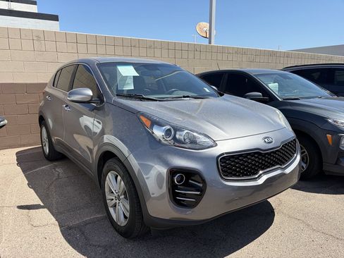 Used 2017 Kia Sportage LX AWD/4WD image 2