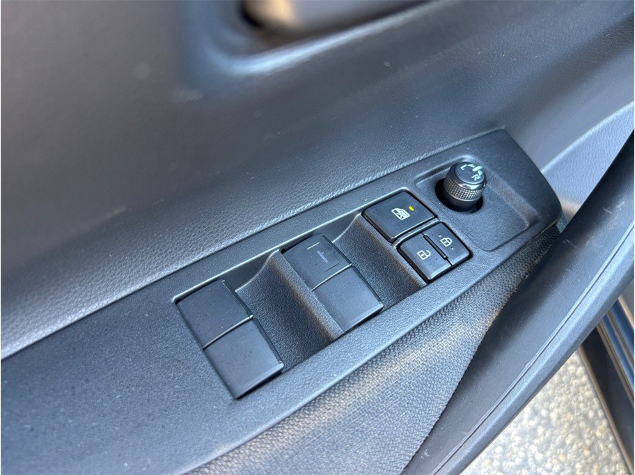 Used 2022 Toyota Corolla LE FWD image 18