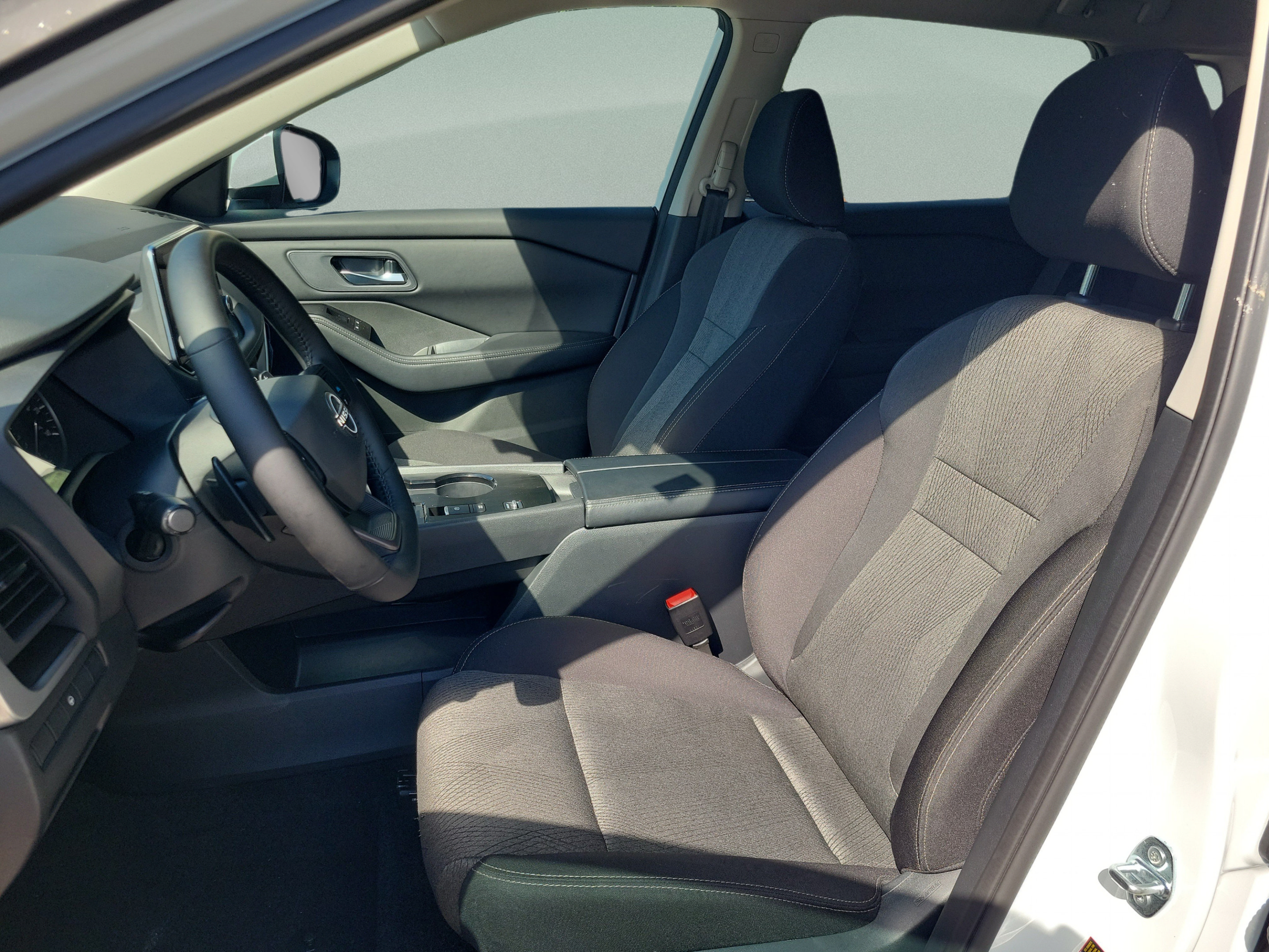 Certified 2026 Nissan Rogue SV FWD image 14