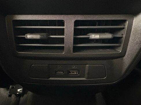 Used 2025 Chevrolet Colorado Z71 image 37