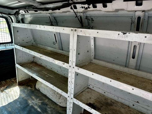 Used 2017 Chevrolet Express 2500 RWD image 13