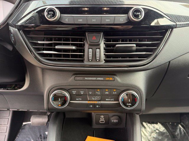 Certified 2025 Ford Escape ST-Line AWD/4WD image 19