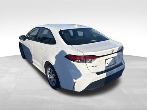 Used 2024 Toyota Corolla LE image 3