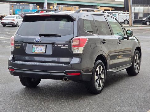 Used 2017 Subaru Forester 2.5i Limited AWD/4WD image 7