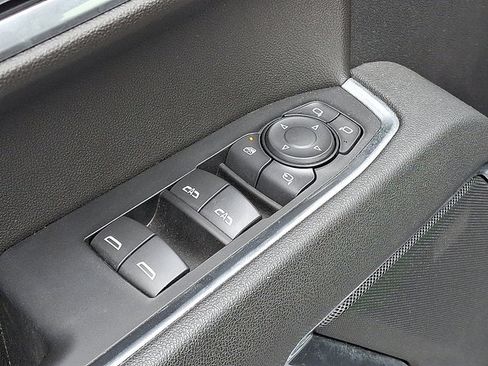 Used 2026 GMC Sierra 1500 SLT AWD/4WD image 14