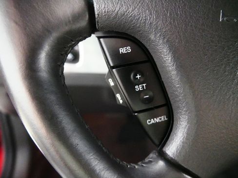 Used 2002 Ford Thunderbird image 28