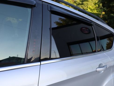 Used 2018 Ford Escape SE image 29