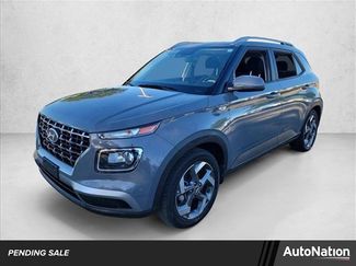 Used 2023 Hyundai Venue SEL video 1