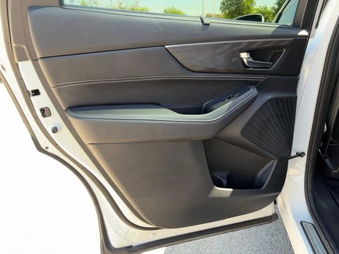 Used 2023 Acura MDX SH-AWD w/ Advance Package image 29