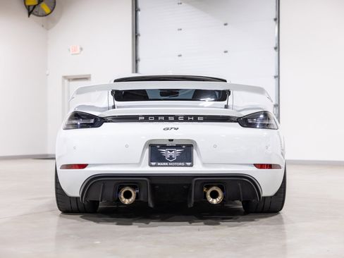 Used 2021 Porsche 718 Cayman GT4 image 5