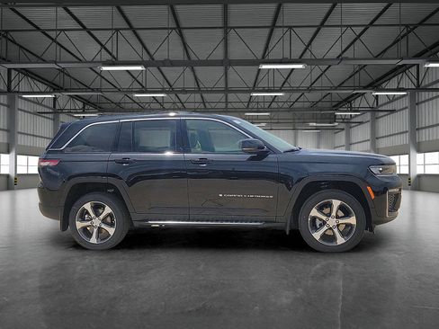 New 2026 Jeep Grand Cherokee Limited AWD/4WD image 5