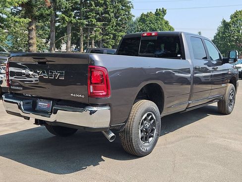 New 2026 RAM 2500 Laramie AWD/4WD image 7