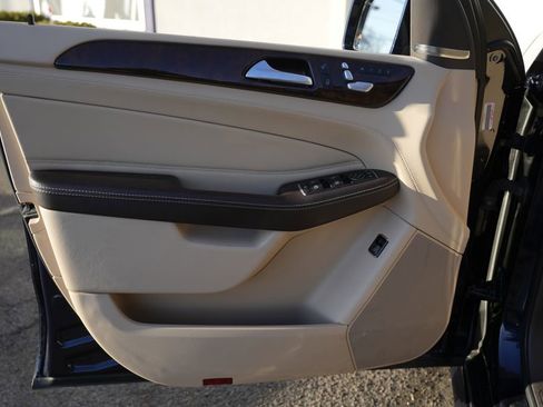 Used 2017 Mercedes-Benz GLE 400 4MATIC image 19