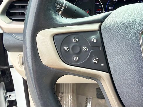 Used 2021 GMC Acadia Denali w/ Denali Technology Package FWD image 36