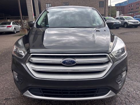 Used 2019 Ford Escape SE image 4
