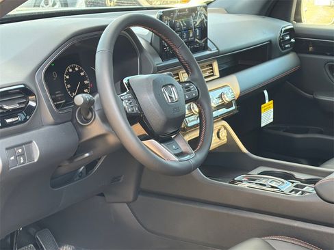 New 2025 Honda Pilot TrailSport image 14