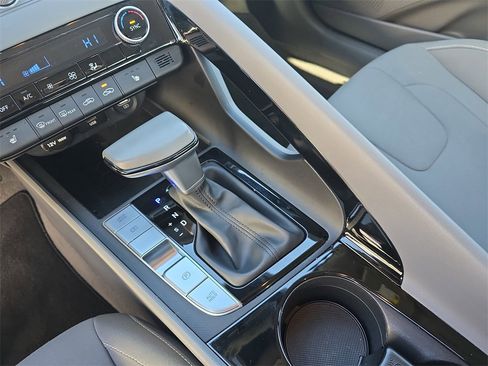 Certified 2023 Hyundai Elantra SEL w/ Convenience Package image 24