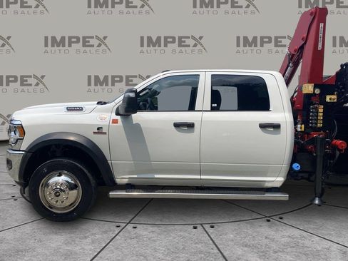 Used 2024 RAM 5500 Tradesman w/ Chrome Appearance Group AWD/4WD image 57