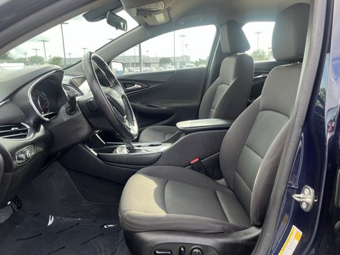 Used 2018 Chevrolet Malibu LT FWD image 29