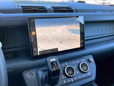 Used 2025 Land Rover Defender 110 S image 5