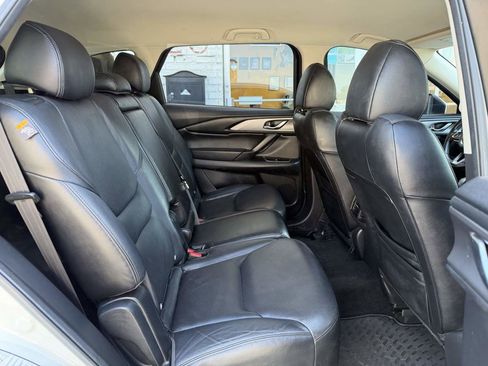 Used 2018 MAZDA CX-9 Touring FWD image 12