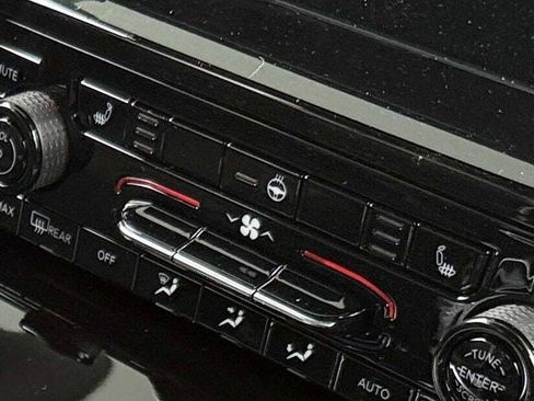 New 2025 Jeep Grand Cherokee L Laredo image 37