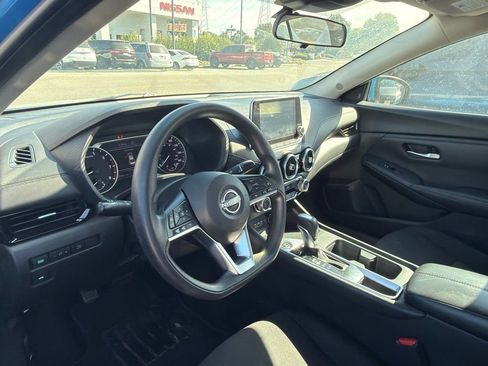Used 2024 Nissan Sentra SV FWD image 9