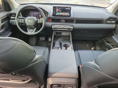 Certified 2025 Honda Pilot Elite image 21