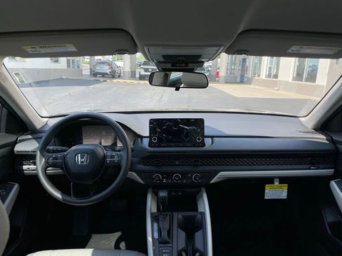 Used 2025 Honda Accord LX image 10