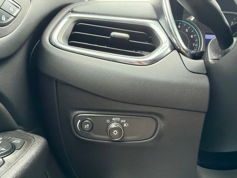 Used 2024 Chevrolet Equinox LT FWD image 21