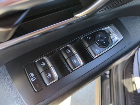 Used 2022 Kia Telluride EX w/ EX Premium Package image 16