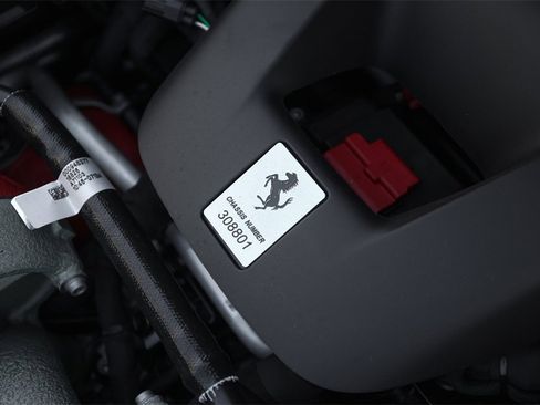 Certified 2024 Ferrari Purosangue Base image 22